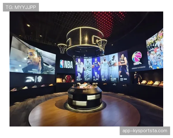 乔丹·汤普森训练完直接去超市抢购蛋白粉，这自律程度让打工人怀疑人生