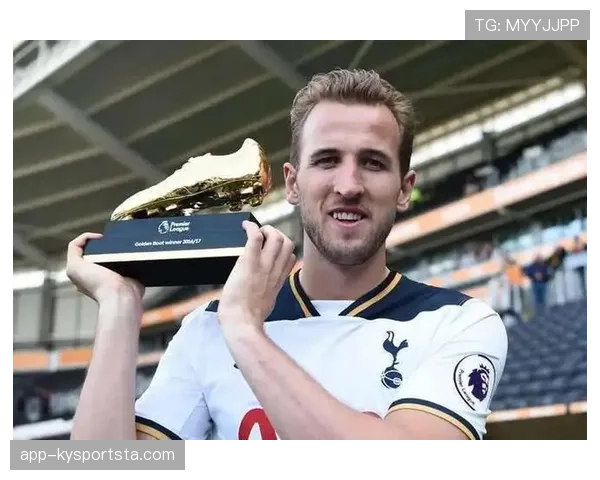 哈里·凯恩如何成为组织型9号？关键传球能力的形成机制解析