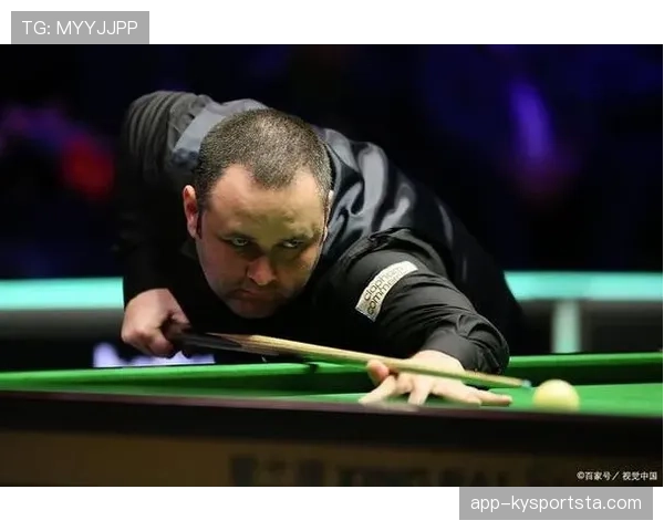 本赛季后防表现更稳，接管防线压制反击能力优于马奎尔